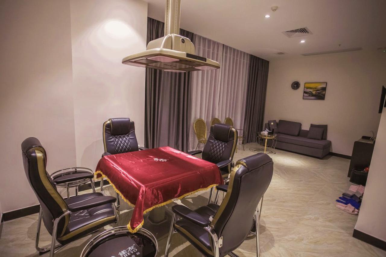 Brandi Hotel Фошань Экстерьер фото
